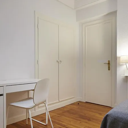 Always Easy I Larroca