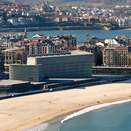 Always Easy I Larroca سان سيباستيان