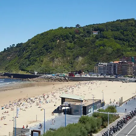 Always Easy I Larroca San Sebastian